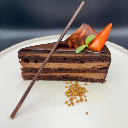 Miki cake sacher-torta